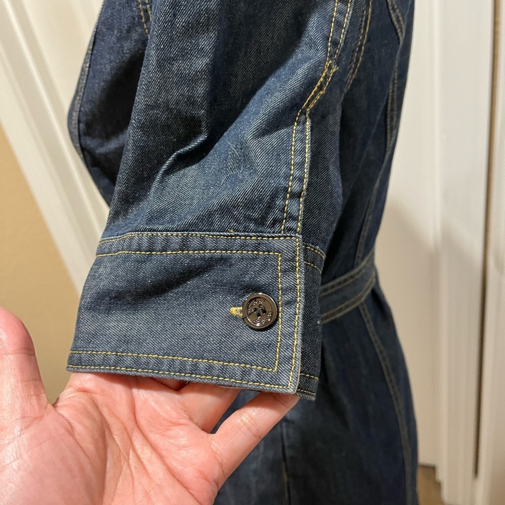 BURBERRY DENIM BUTTON UP DRESS - Picture 5 of 9